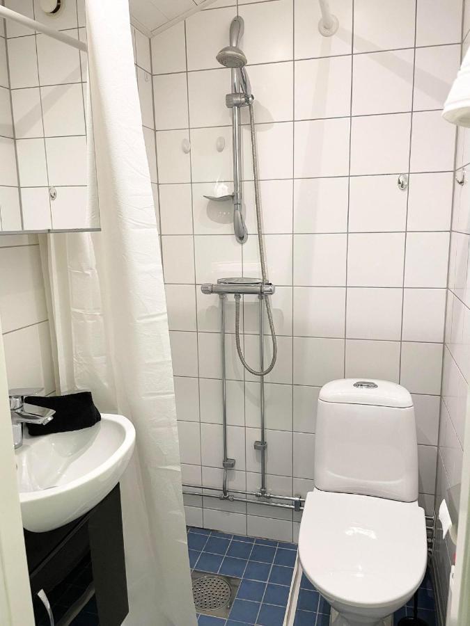 Egen Stuga Mitt I Stan Karlstad Bagian luar foto